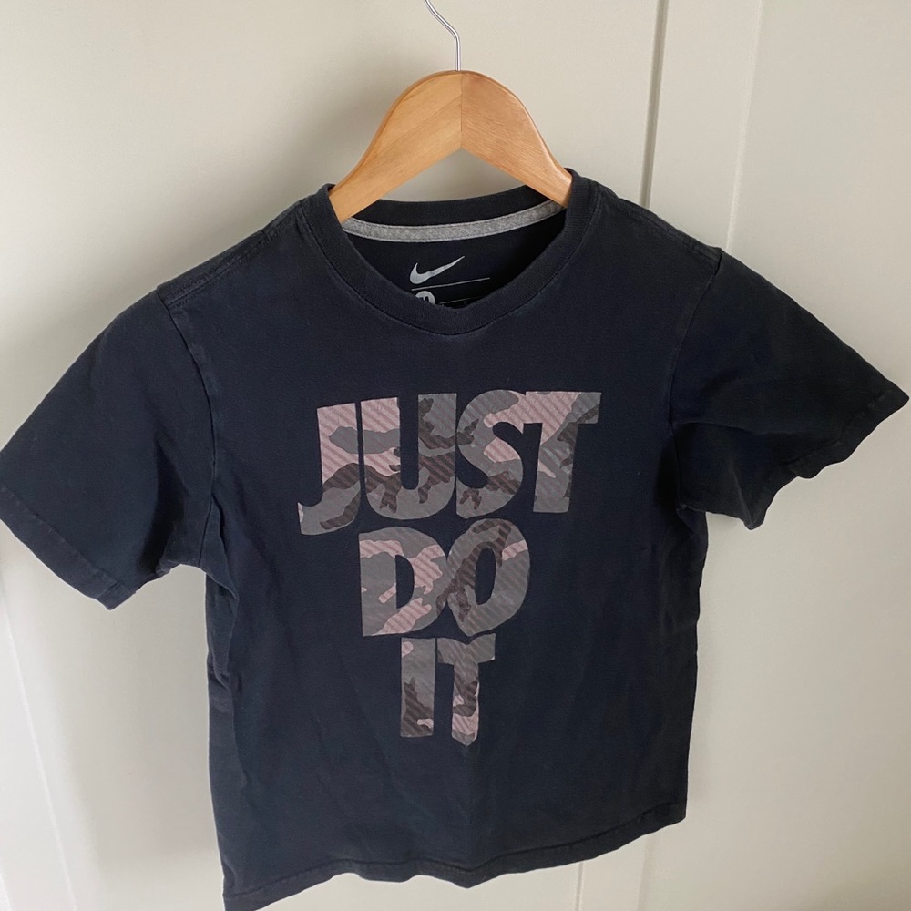 Nike “Just Do It” T-shirt (Size M)
